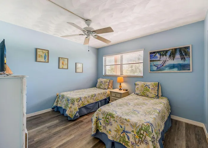 Bayshore Yacht & Tennis 216 * Clearwater Beach