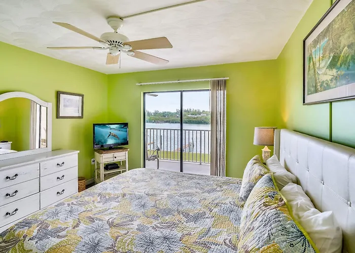 Bayshore Yacht & Tennis 216 Clearwater Beach