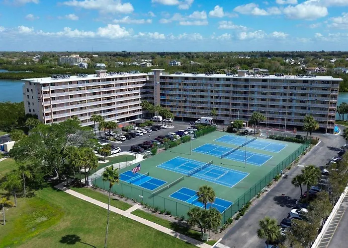 Bayshore Yacht & Tennis 216 Clearwater Beach